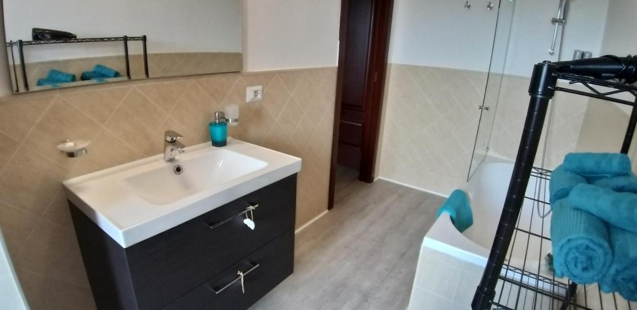 Апартаменти Casa Rosy - Stanza Privata Con Bagno Esclusivo E Parcheggio Gratuito Порто-Торрес Екстер'єр фото